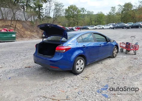 2017 Kia Forte Lx z USA, uszkodzony, nr VIN 3KPFK4A74HE078999